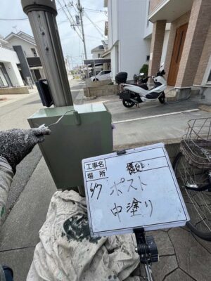 ポスト　中塗り